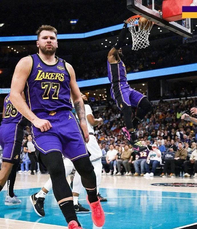 lol攻略,lol视频-赛前NBA总决赛传出新动向,本菲卡门线救险,管理层表态——悬念犹存,控场能力受关注(巴菲克赞助哈里斯最新消息)