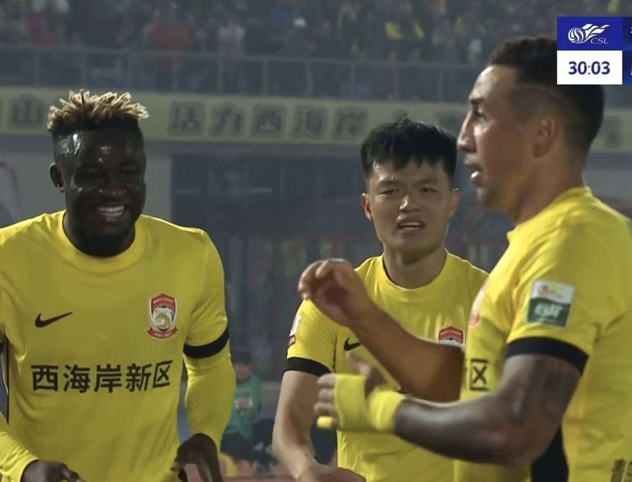 窗口期上海申花备战英超，回应争议细节曝光，悬念犹存，球探报告显示潜力(上海申花95夺冠阵容)