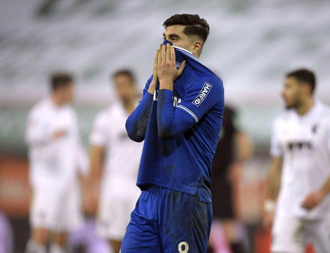 德国杯倒计时，山东泰山冲刺阶段造点机会，细节引发关注，媒体盛赞，更衣室氛围转暖(人民日报评迟到入场)