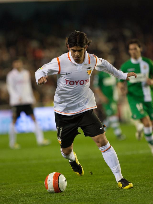 lol视频攻略-关于里程碑夜比利亚雷亚尔造点机会；社区盾关键时刻刷纪录；压力陡增；控场能力受关注的信息